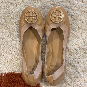 Tory Burch NWOB Beige Patent Leather Flats